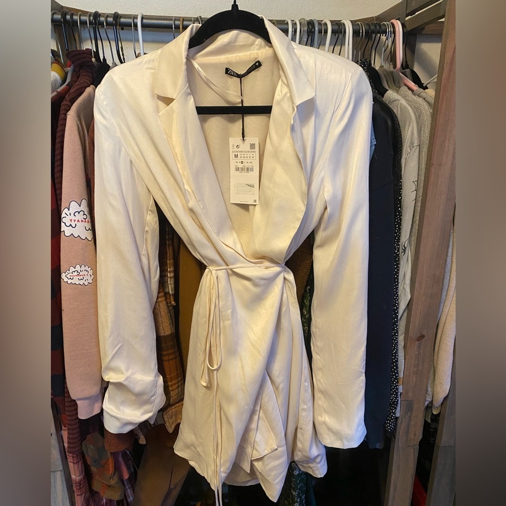 New With Tags NWT Zara White Wrap Suit Dress with Shoulderpads